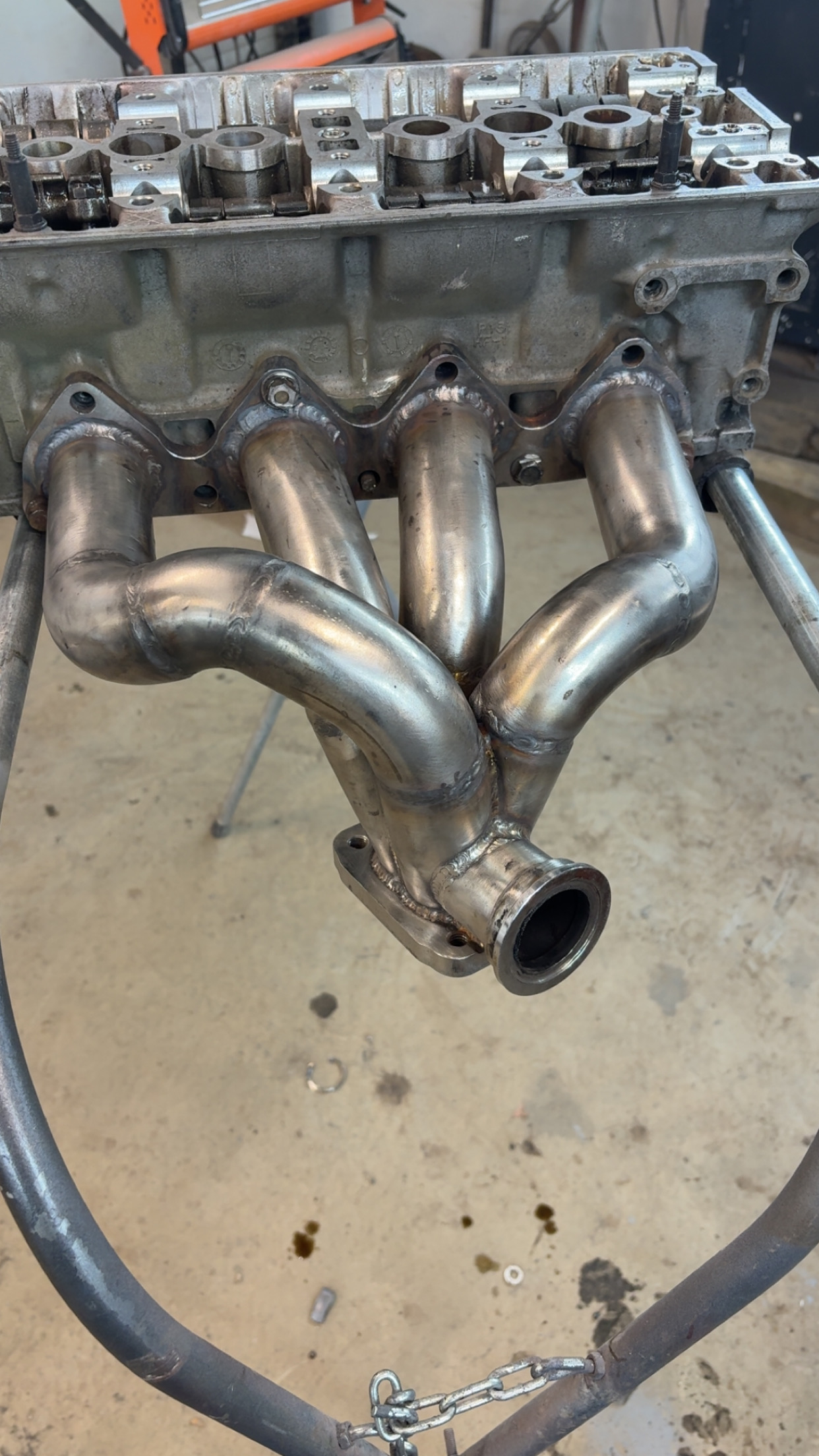 Custom exhaust manifold
